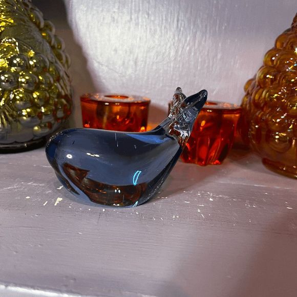 Vintage Hand-Blown Art Glass Cobalt Blue Whale Figurine Paperweight - Picture 5 of 6